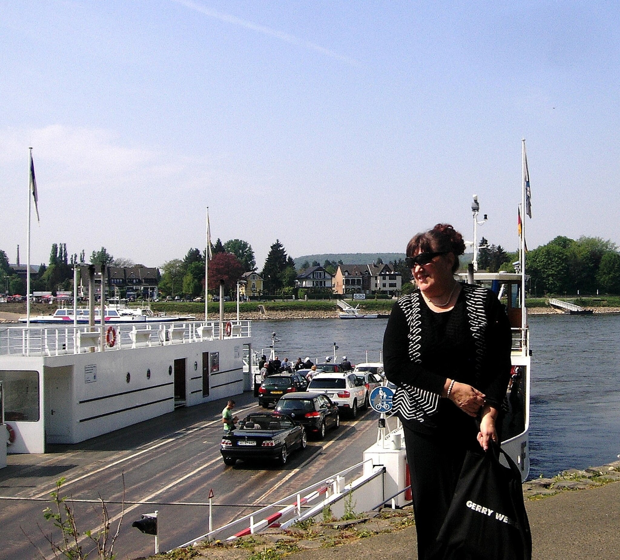 mal wieder ein paar Schiffe..... Linz am Rhein