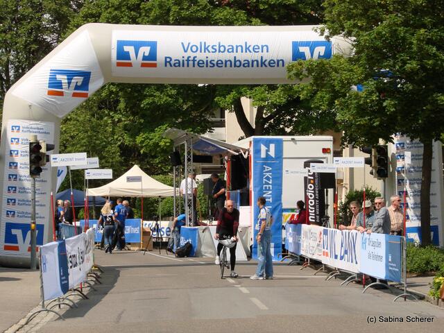 Bayern Rundfahrt 2011 - Einzelzeitfahren in Friedberg - Impressionen vom Startbereich Wiffertshauser Straße