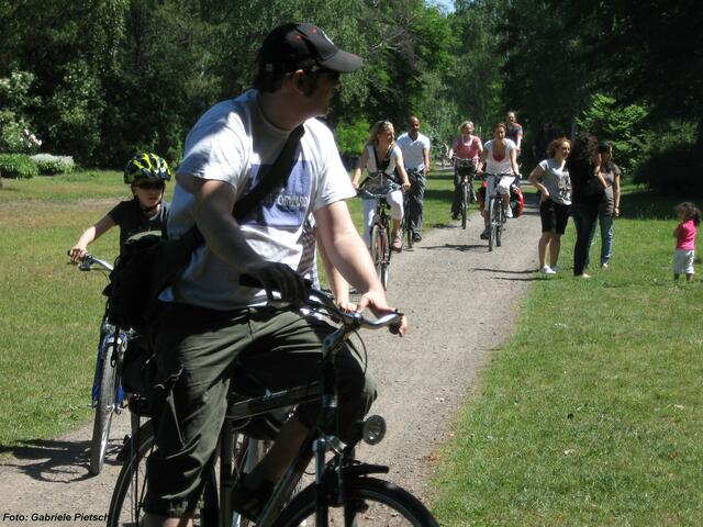 Mit Fahrrad - am Kanal in Letter