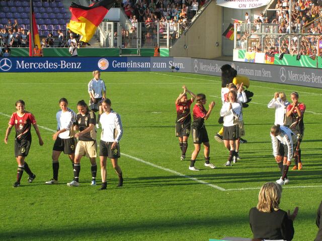 Ehrenrunde der deutschen Frauen