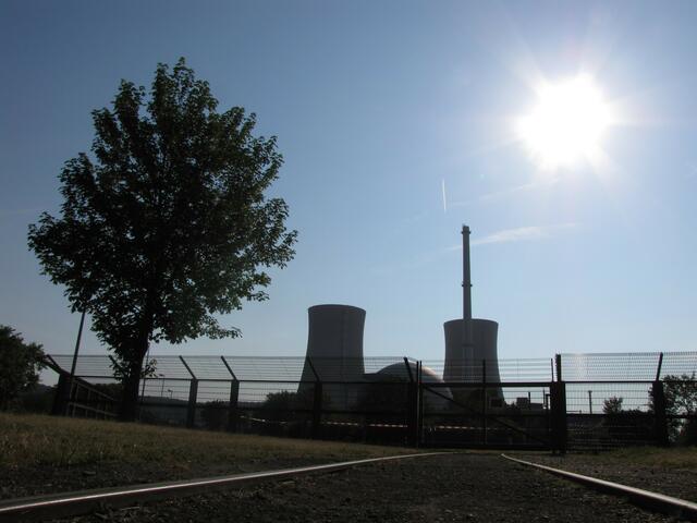 Was in der Sonne vor sich geht, macht der Mensch auf der Erde nach