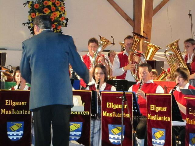 Die Musikkapelle Ellgau begeisterte mit einem anspruchvollen Blasmusikprogramm