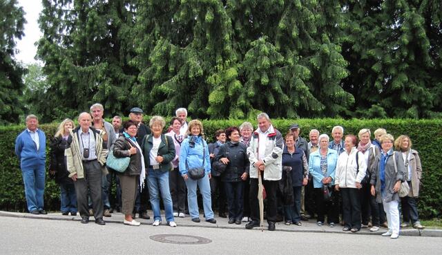 Ein Teil unserer Gruppe auf dem Weg zur Votivkapelle am Starnberger See.