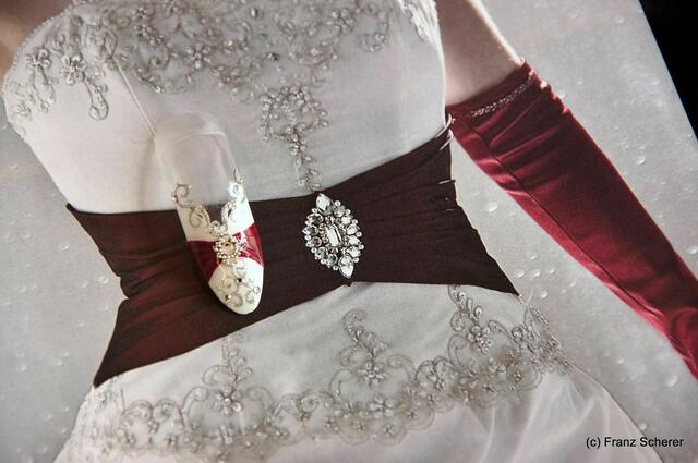 Fabulous Naildesign - Die plastischen Designs in Manuela Neumanns Hochzeitsservice begeistern viele Kunden