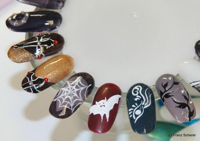 Fabulous Naildesign - Manuela Neumanns Nageldesigns sind handgemalt und von den Kunden heiß begehrt