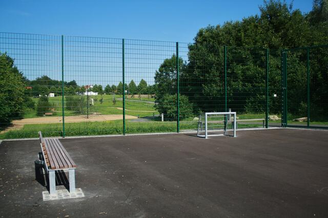 Asphaltfläche für Hockey (& Basketball)