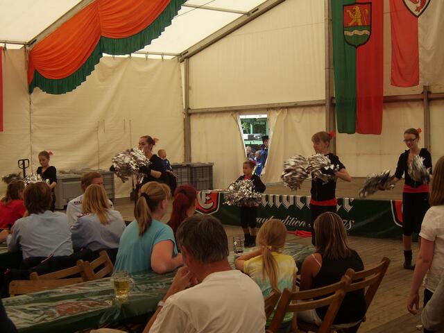 Auftritt im Zelt