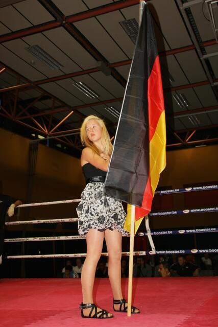 Schayenne mit der Fahne