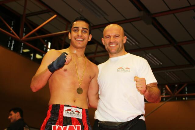 Kämpfer und Trainer sind glücklich!