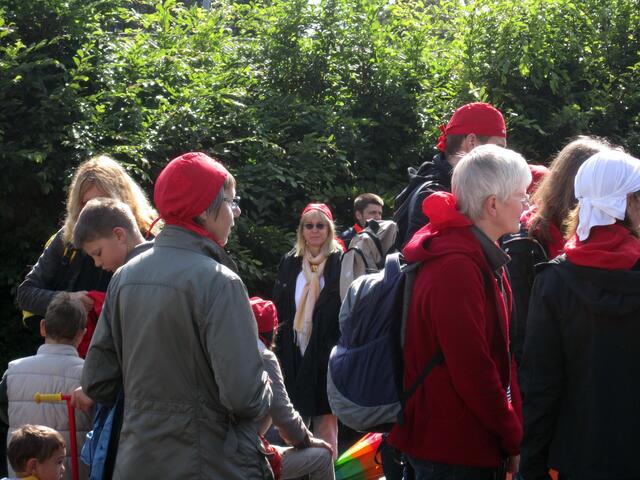 Heersumer Theaterbesucher in geeignetem Outfit.