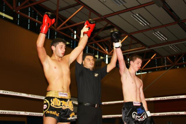 Links Sieger nach Punkten, Pehlivan Taner