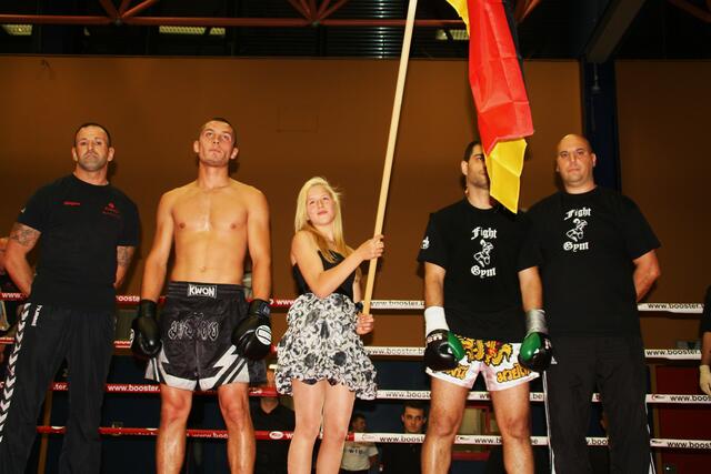 Aufstellung vor dem 1. Titelfight