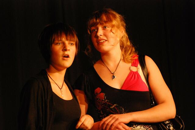 "Themba traut sich trotz AIDS" - szenische collage  04