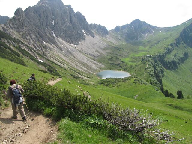 Die Lache und ganz klein, rechts die Landsberger Hütte