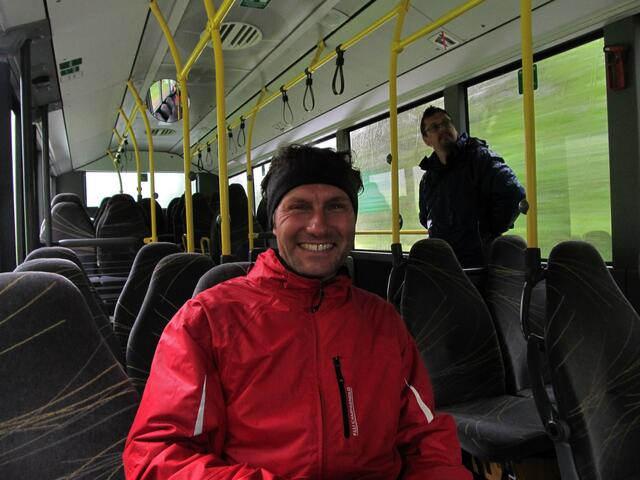 Im Bus, da ist gut lachen