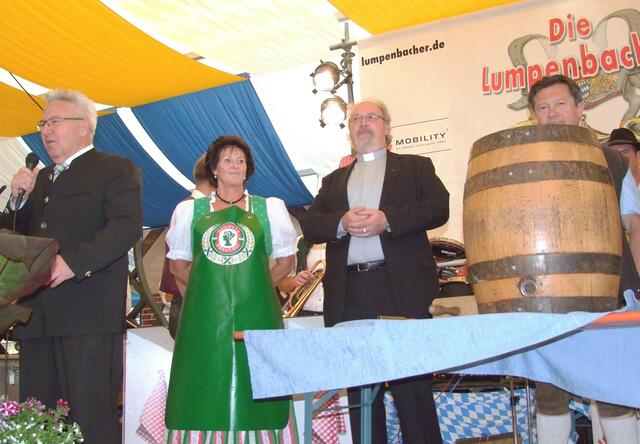 Barbara Jaser, gut "behütet" zwischen Dekan und Bürgermeister ...
