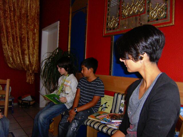 Junge Leserinnen und Leser testeten die Buchtipps der Lese- & Erzählkarawane im Orientalischen Zimmer