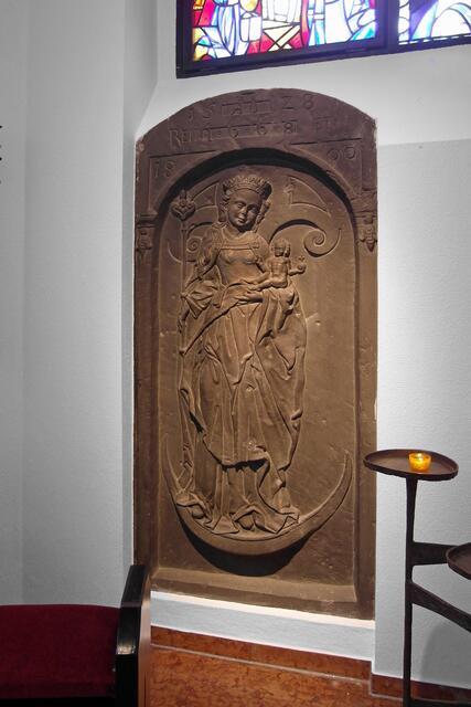 Relief in der Marienkapelle der Peiner Pfarrkirche
