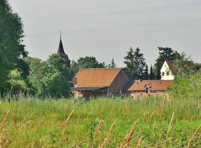 Vöhrum, von der Fuhse aus gesehen.