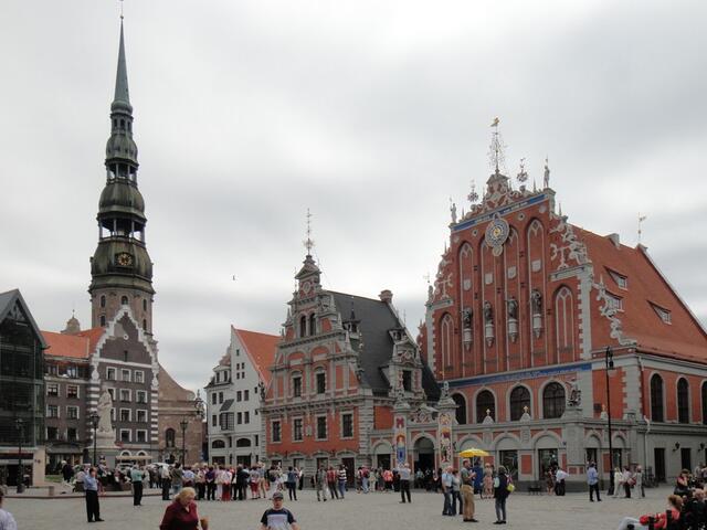 Schönes Panorama: Riga mit der Kirche St. Petri.