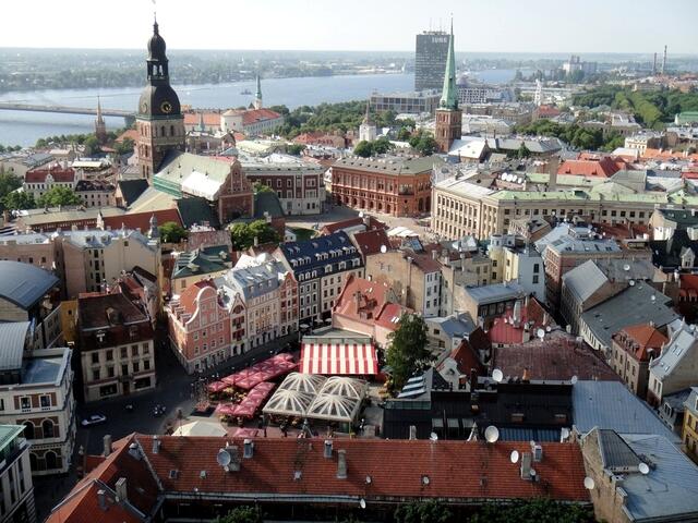 Blick von St. Petri auf Dom und Strom.