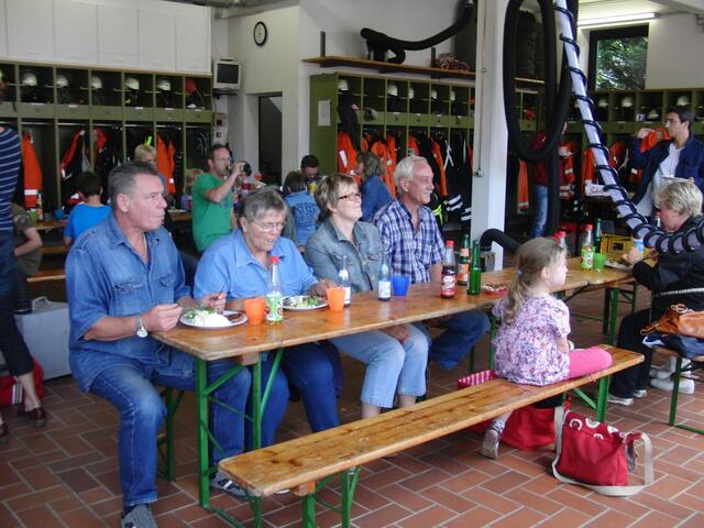 Nit gemütlichem Grillen und Beisammensein, wurde dieser Kinderfeuerwehrdienst beschlossen.