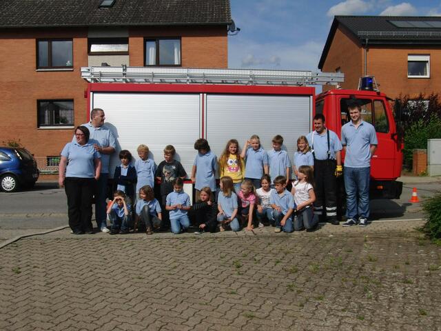 Die stolzen Prüflinge der Kinderfeuerwehr "Feuerlinge" aus Ingeln-Oesselse mit Ihren Betreuern.