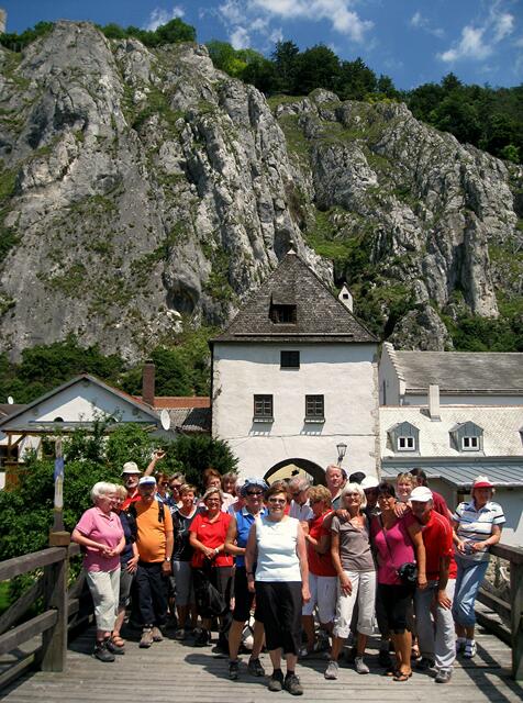 Walker TSV Neusäß auf der alten Essinger Holzbrücke | Foto: Horst Kolb
