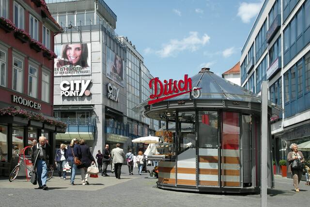 In der Fußgängerzone "Sack" auf dem Weg zum City-Point