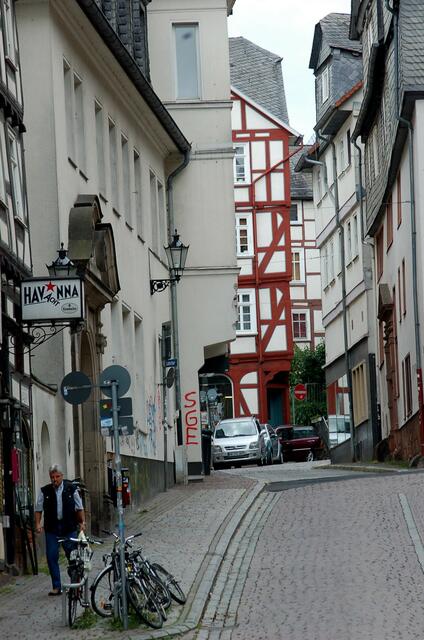Spelunke in der Nähe des Hafens
