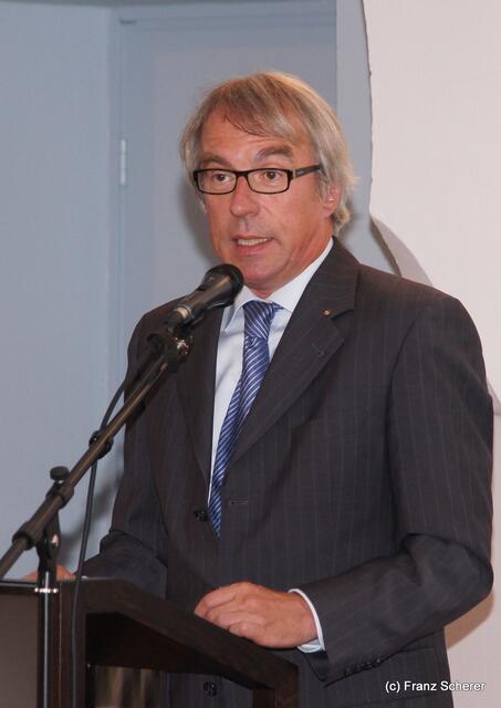 Ausstellung ''St. Jakob - Glaubensmonument im Wandel der Zeit" - Friedbergs Bürgermeister Dr. Peter Bergmair bei der Eröffnungsrede