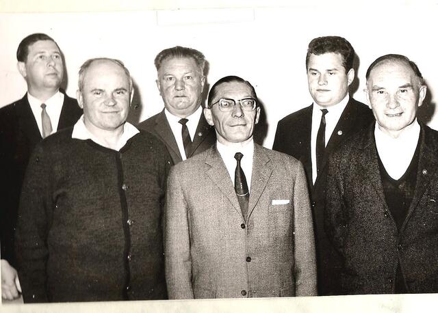 Peter SChmölzl (rechts) 1967 im VfR Vorstand
