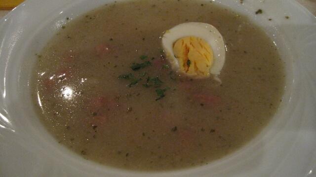 Zurek (gespr. Jurek)  Saure Mehlsuppe aus vergorenen Roggenschrot