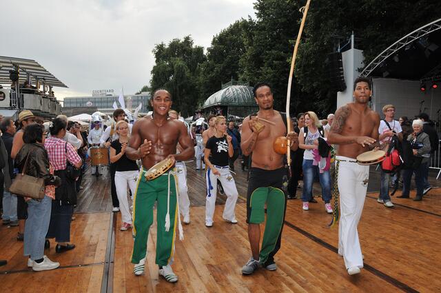 Parade am Nordufer: Auftakt des Maschseefestes