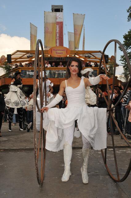 Bunte Parade zum Auftakt der Maschsee-Party.