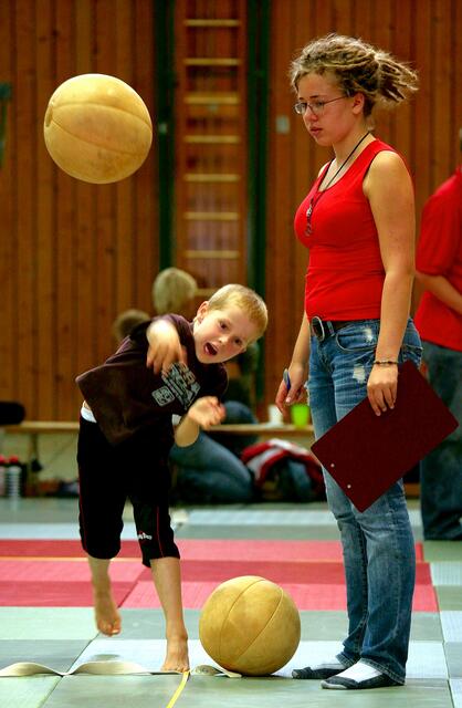 Ballweitwurf mit Elan