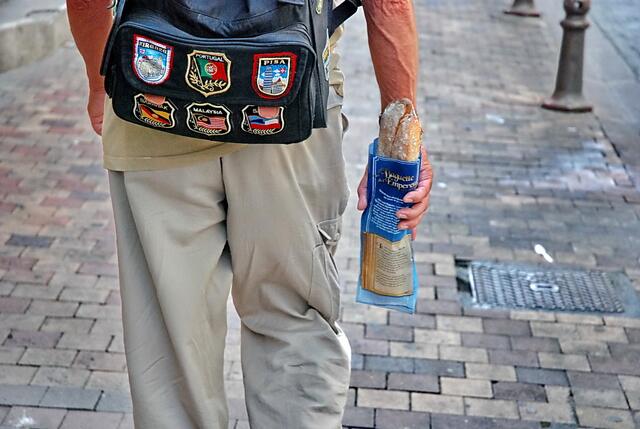 Hubert  - oft hat man ihn so gesehen: frisches Baguette in der Hand ...