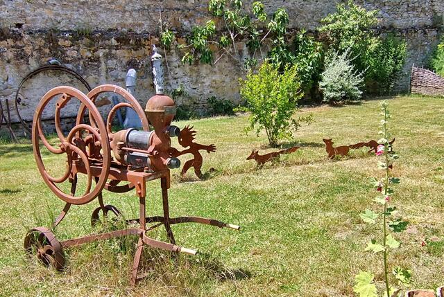 Wer schleicht da durch den Garten ???