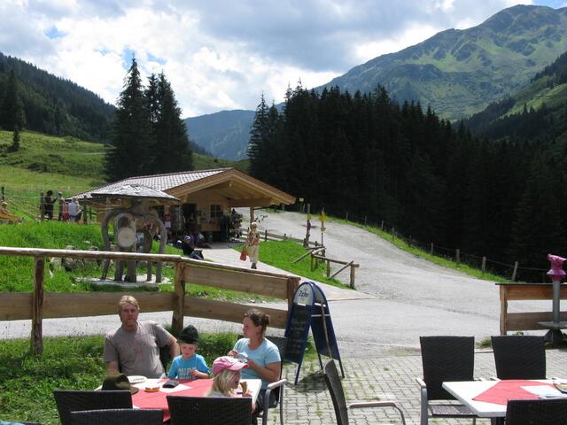 Es gibt dort auch, sehr schöne Wanderwege.