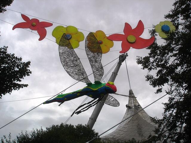 Kunst im Olympiapark - und fliegt sie doch?