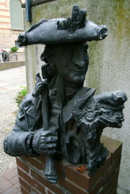Eingerahmt von Herzog Ferdinand ...