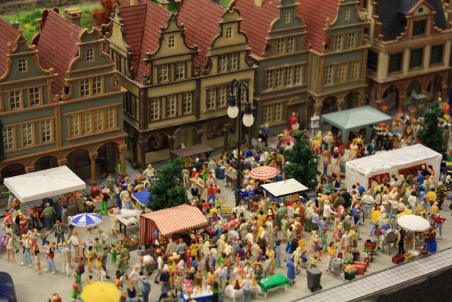 wow ist hier bei dem Flohmarkt was los .....
