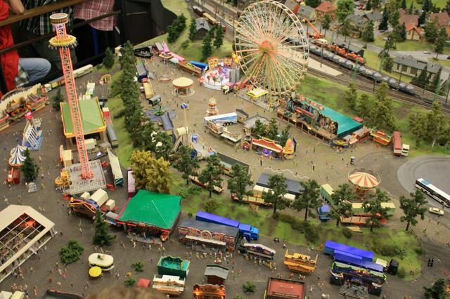 ein letzter Blick auf den Hamburger Dom .....