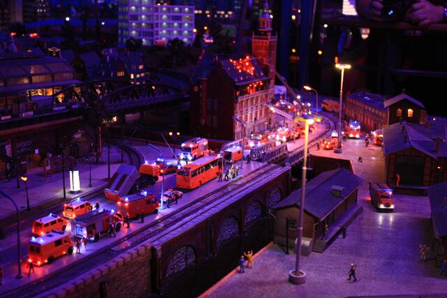 Dachstuhlbrand mitten in der Hamburger City ....
