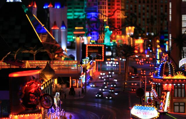 und der Verkehr bahnt sich auch den Weg durch Las Vegas .....