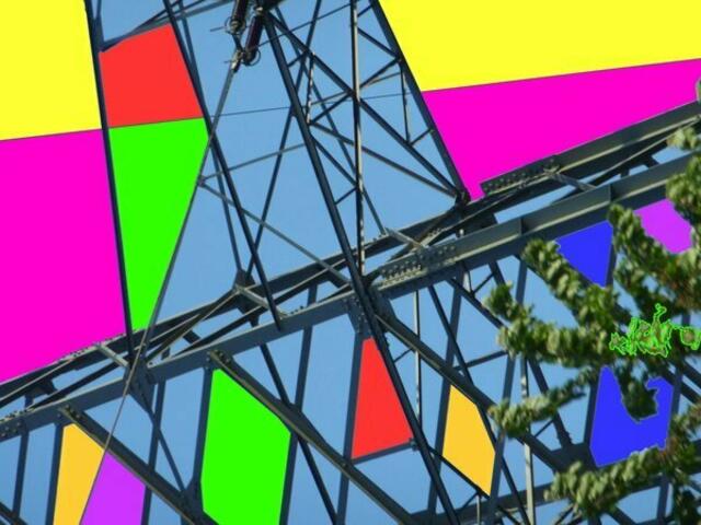 ars evolutoria PERFORMANCE zeigt Beispiele für Hochspannungsleitungen: Dies sind Stromleitungen, die zur Übertragung von elektrischer Energie über große Distanz dienen.