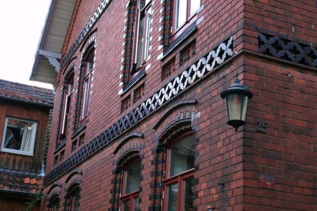 Glasierte Ziegel ...