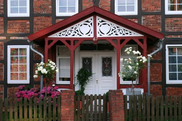 Prächtiger Vorbau ...