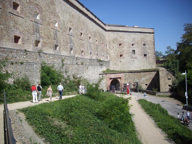 Eingang zur Festung Ehrenbreitstein: Felsenweg.