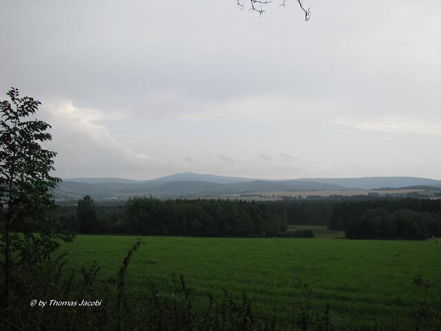 Nach der Dusche wurde es mächtig schwül. Hinten ist der Fichtelberg zu sehen.
